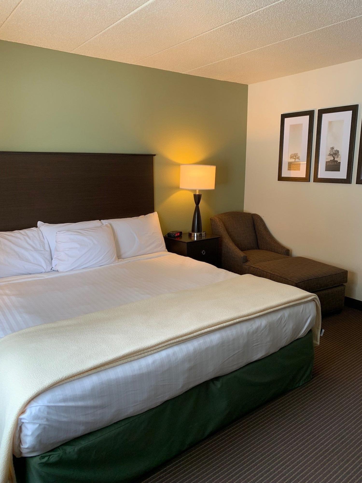 Americinn By Wyndham Hampton Екстер'єр фото