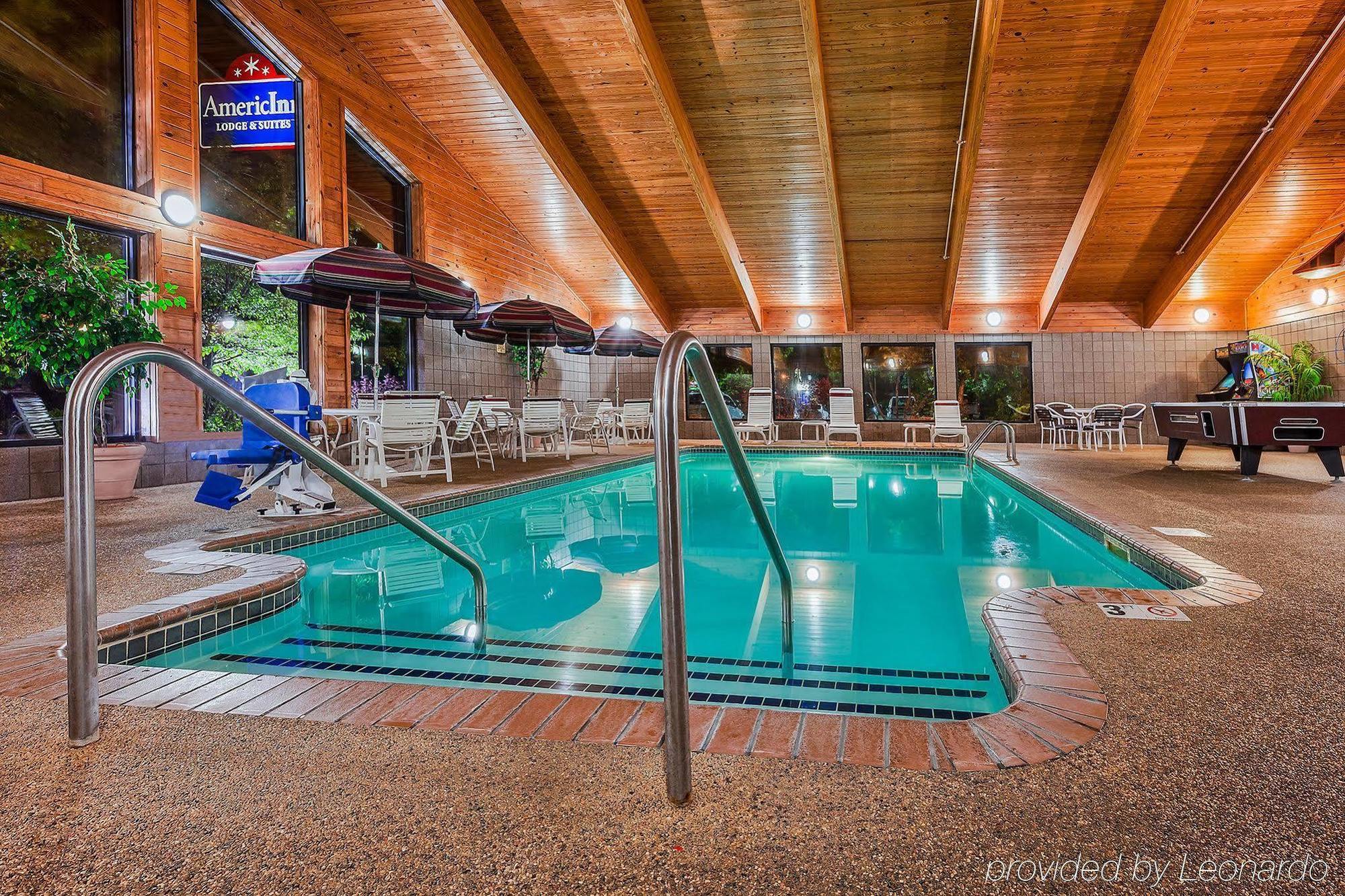 Americinn By Wyndham Hampton Екстер'єр фото